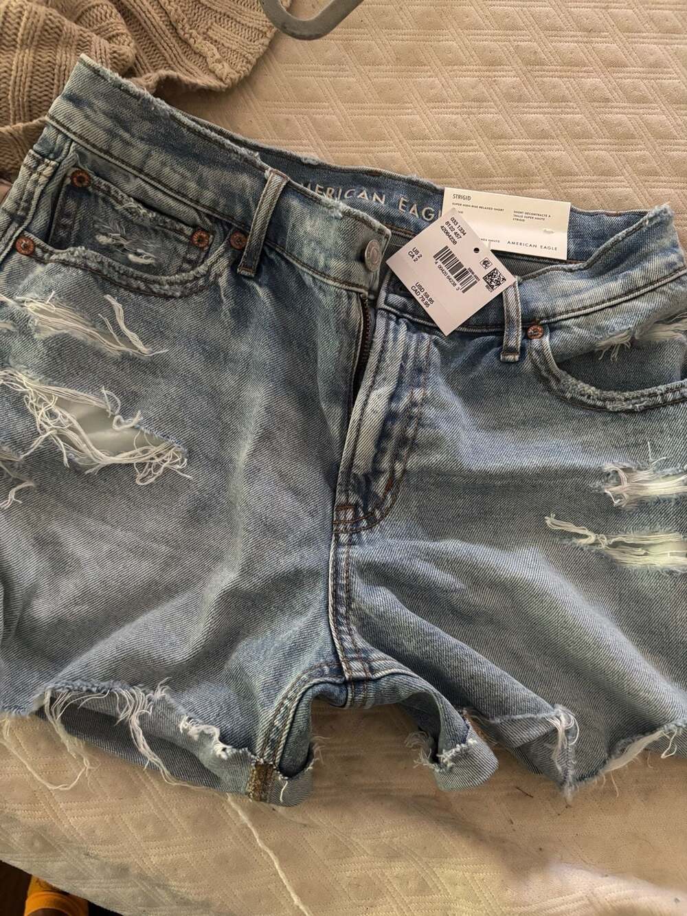 American Eagle Strigid Super High-Rise Relaxed Short Size 2 Distressed